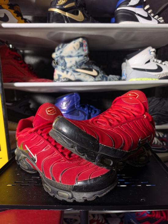 ? Nike TN Tuned Red Black Men\'s Size 10.5 Air Max Plus Athletic Sneakers main image 9